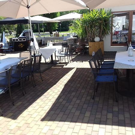 Land-Gut-Hotel- Weisser Schwan Zossen Extérieur photo